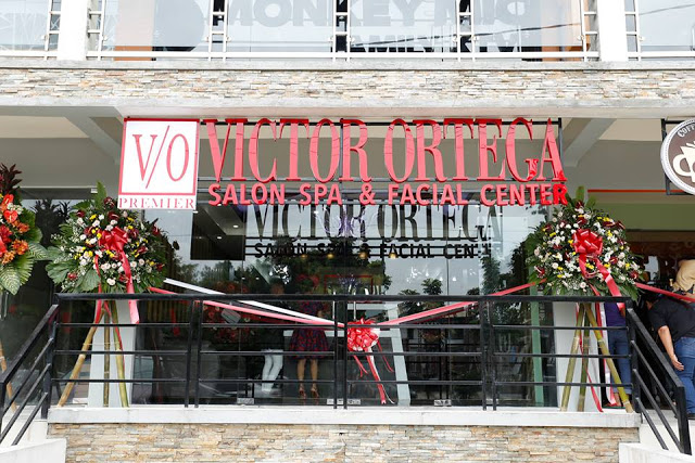 victor-ortega-salon-ribbon-cutting-ms-michelle-turabin-with-her-family-ms-tessa-prieto-valdes-and-victor-ortega